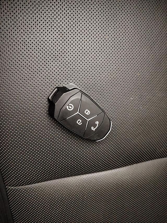 Lynk & Co 02 2018 thumb 9