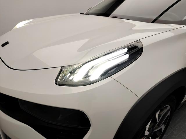 Lynk & Co 02 2018 thumb 10
