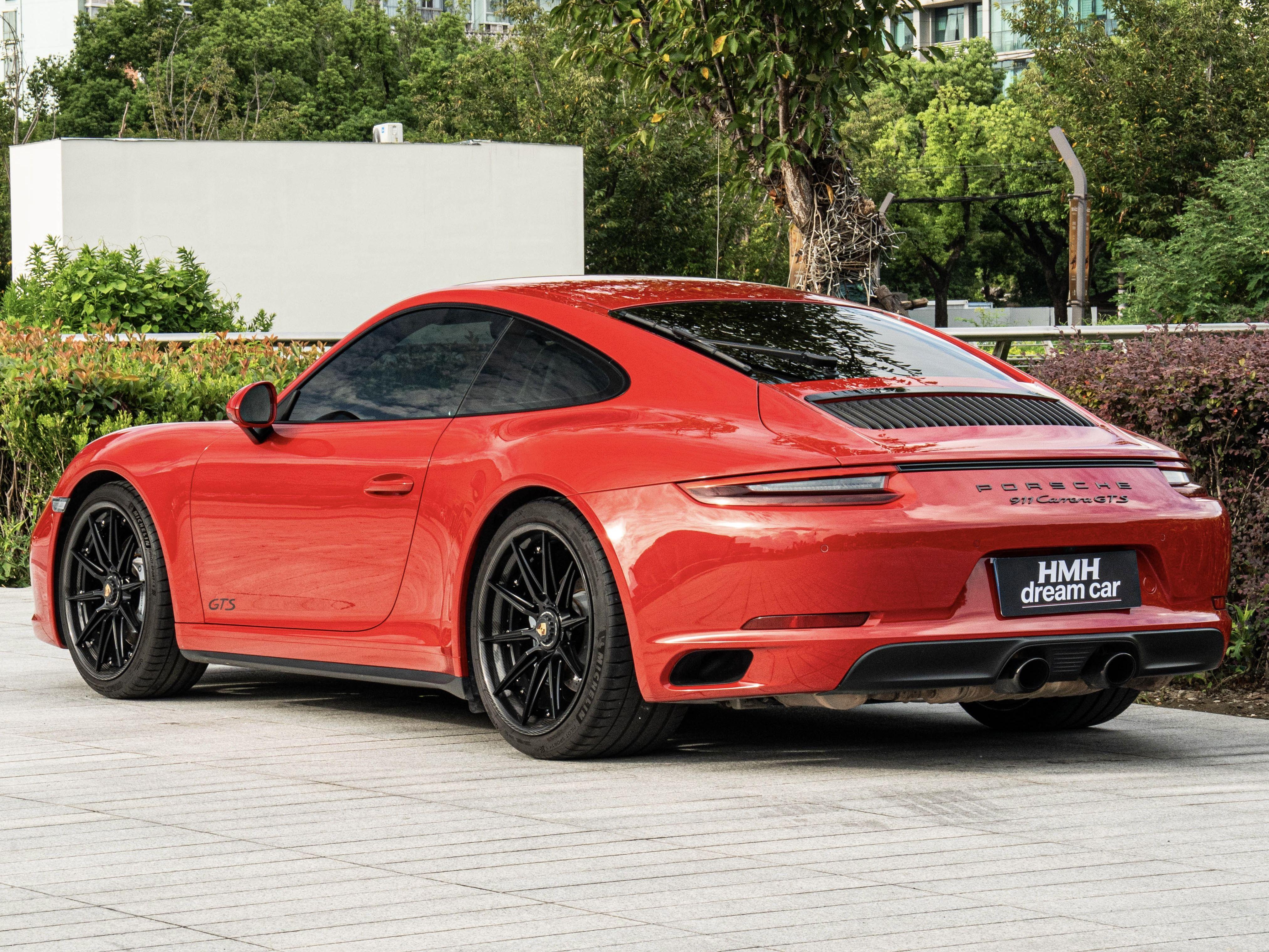 Porsche 911 2017 thumb 2