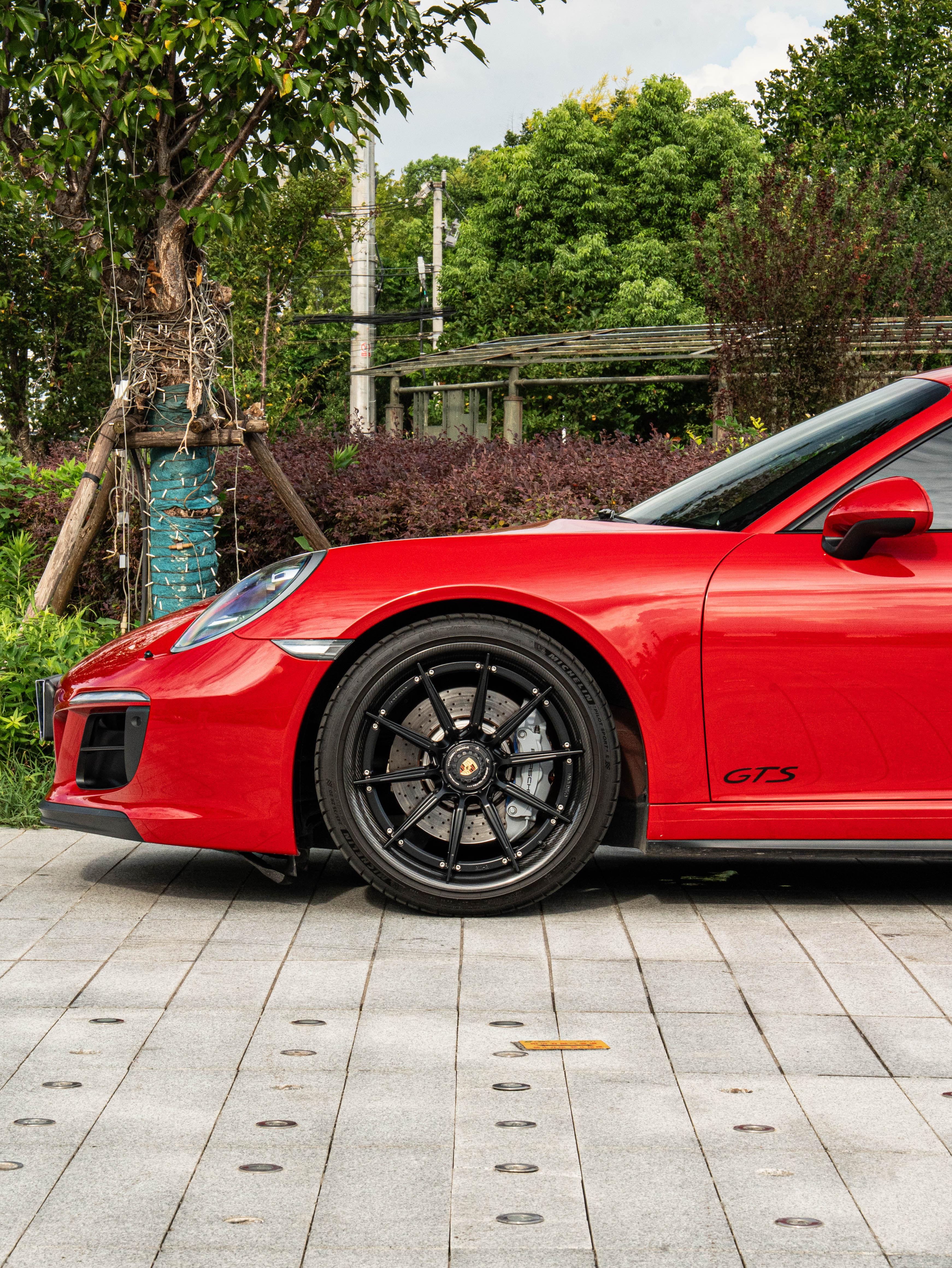 Porsche 911 2017 thumb 5