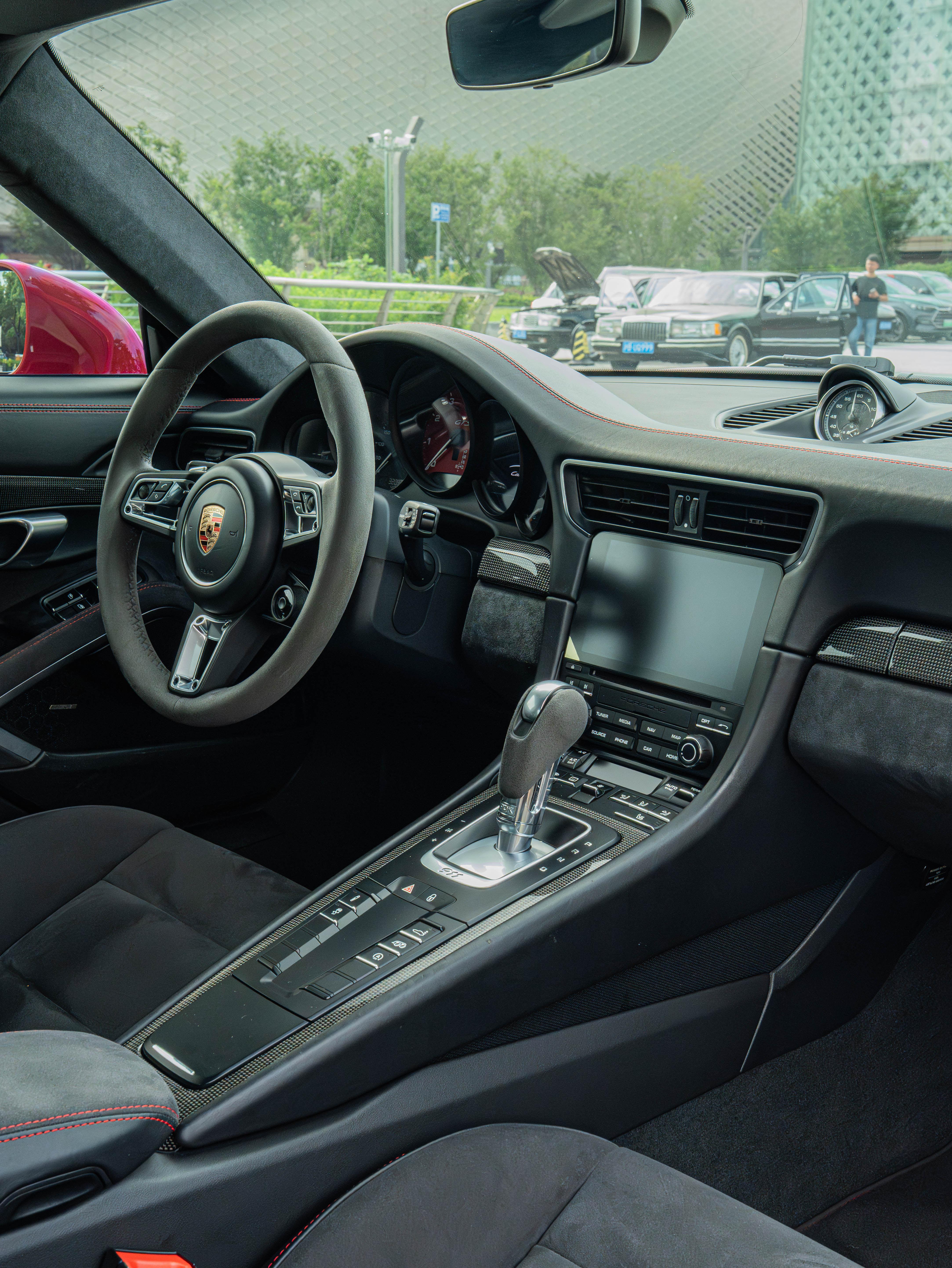 Porsche 911 2017 thumb 10