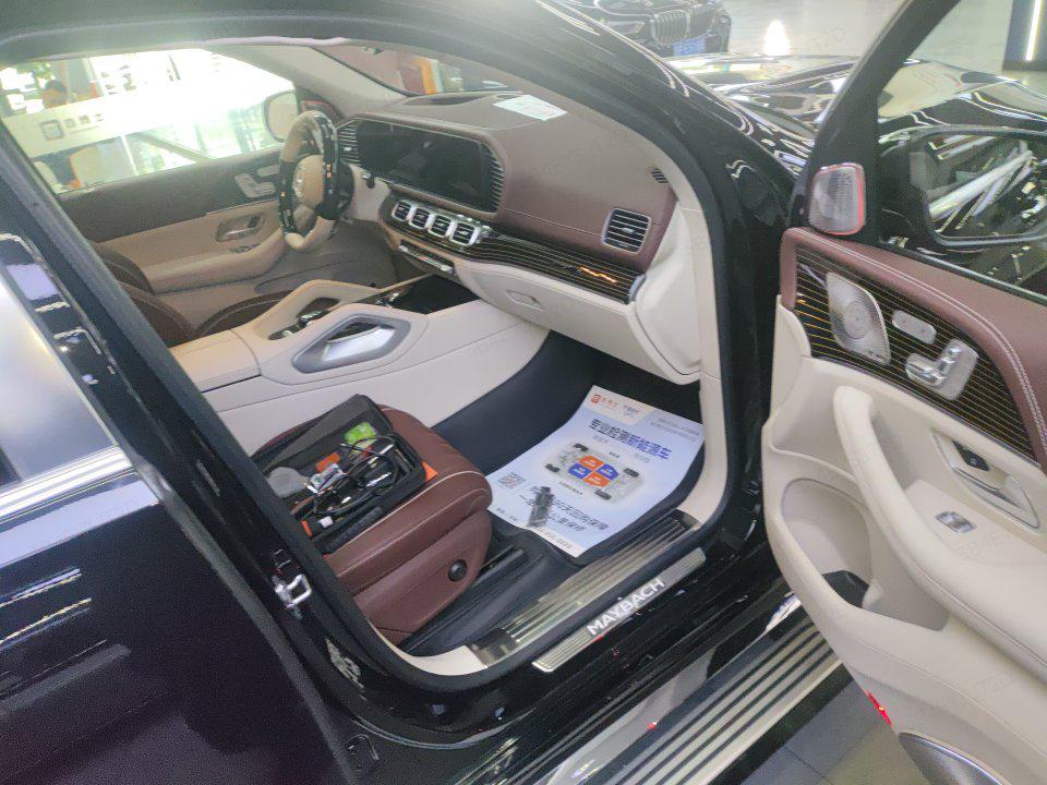 Mercedes-Benz GLS 2024 thumb 3