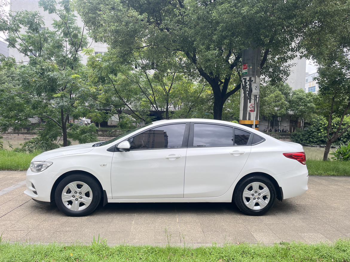 Chevrolet Cavalier 2019 thumb 2