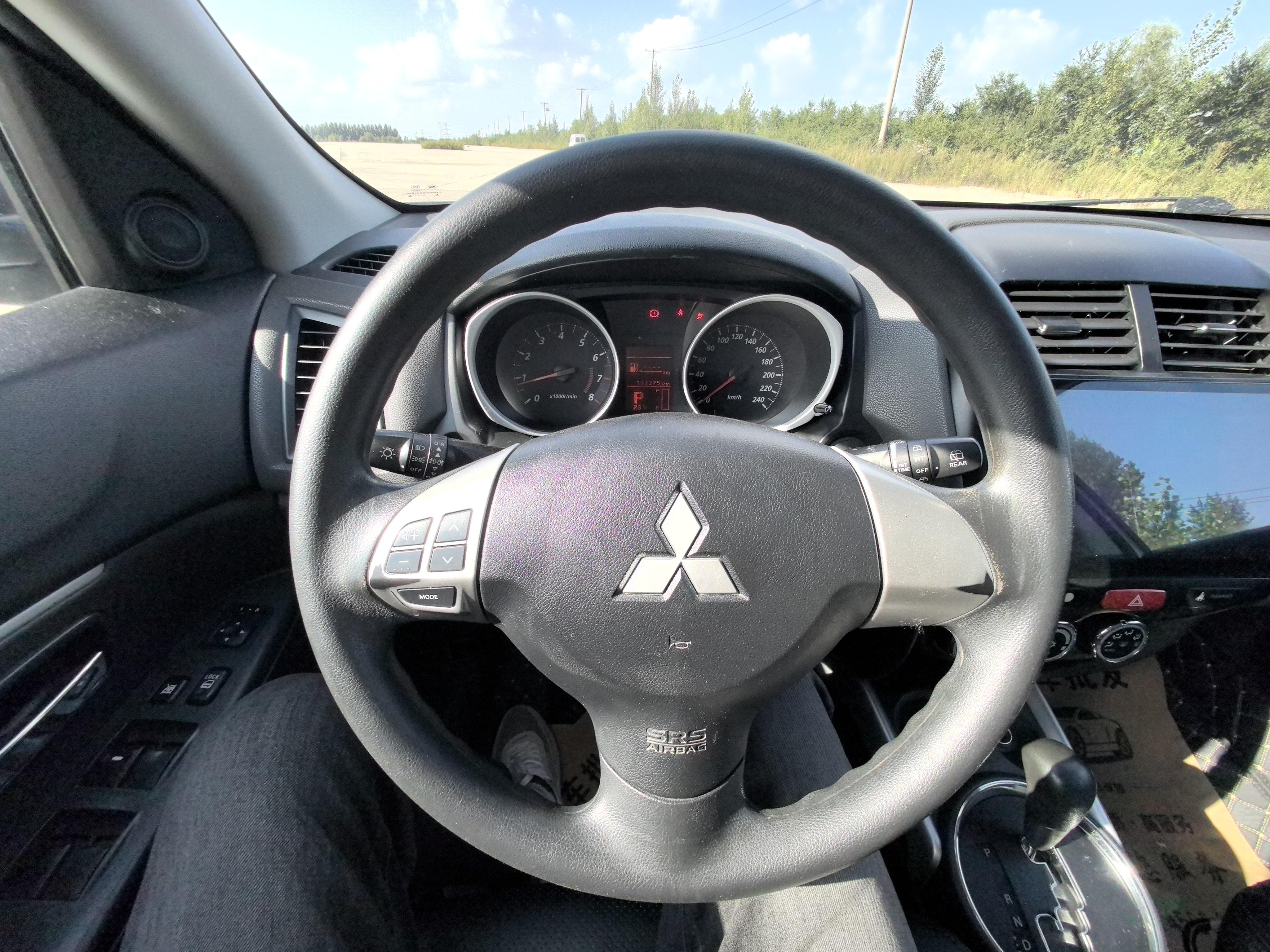 Mitsubishi ASX 2016 thumb 8