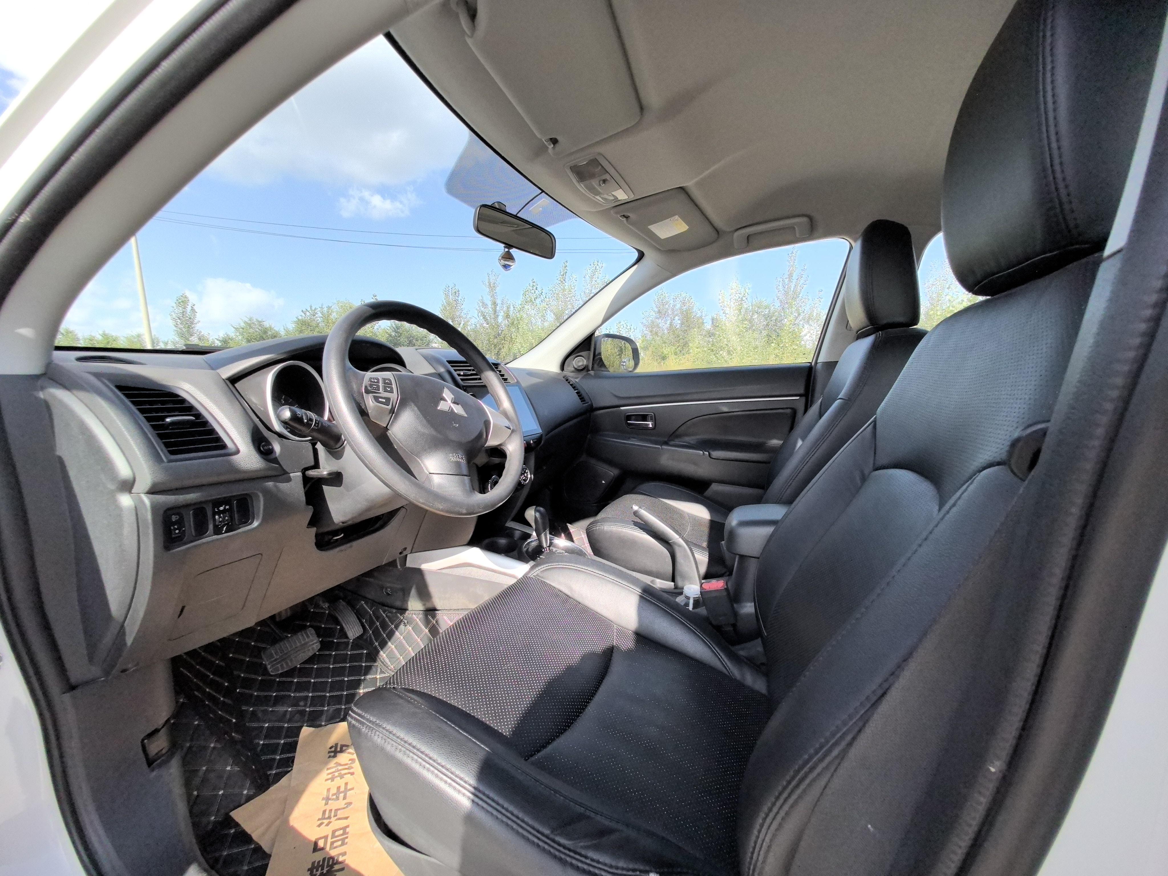 Mitsubishi ASX 2016 thumb 10