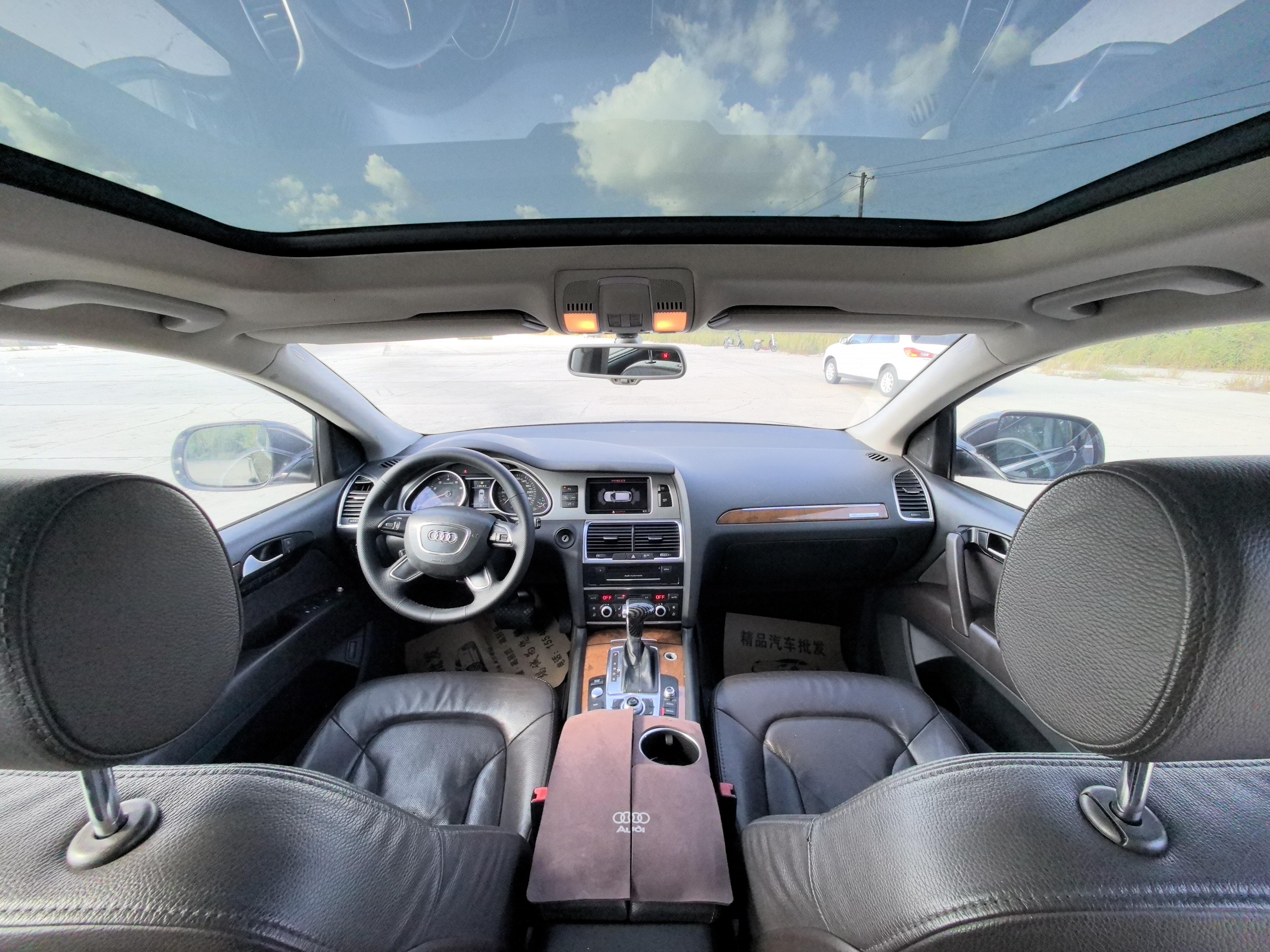 Audi Q7 2012 thumb 10