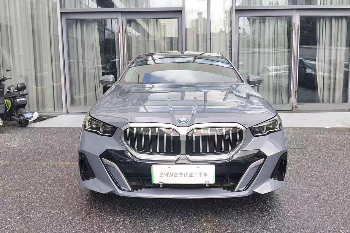 BMW i5 2024 thumb 10