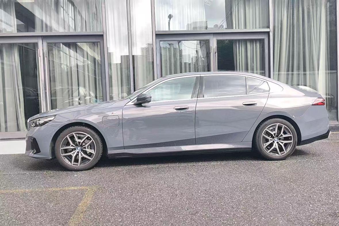 BMW i5 2024 thumb 11