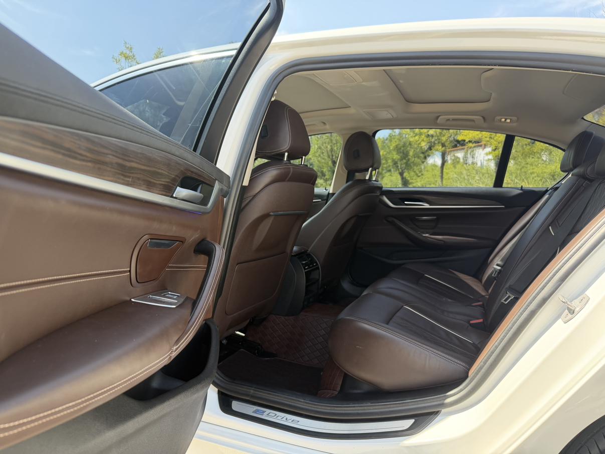BMW 5 серии 2019 thumb 11