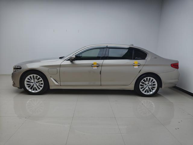 BMW 5 серии 2019 thumb 2