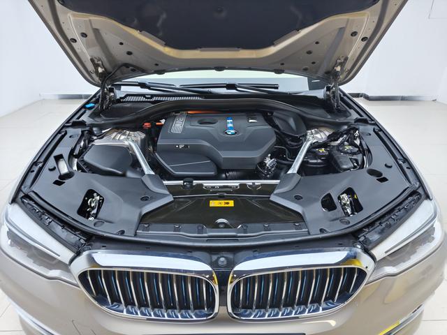 BMW 5 серии 2019 thumb 8