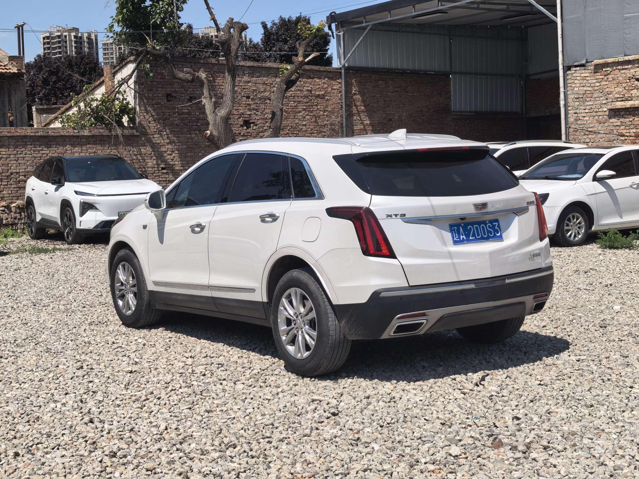 Cadillac XT5 2023 thumb 2