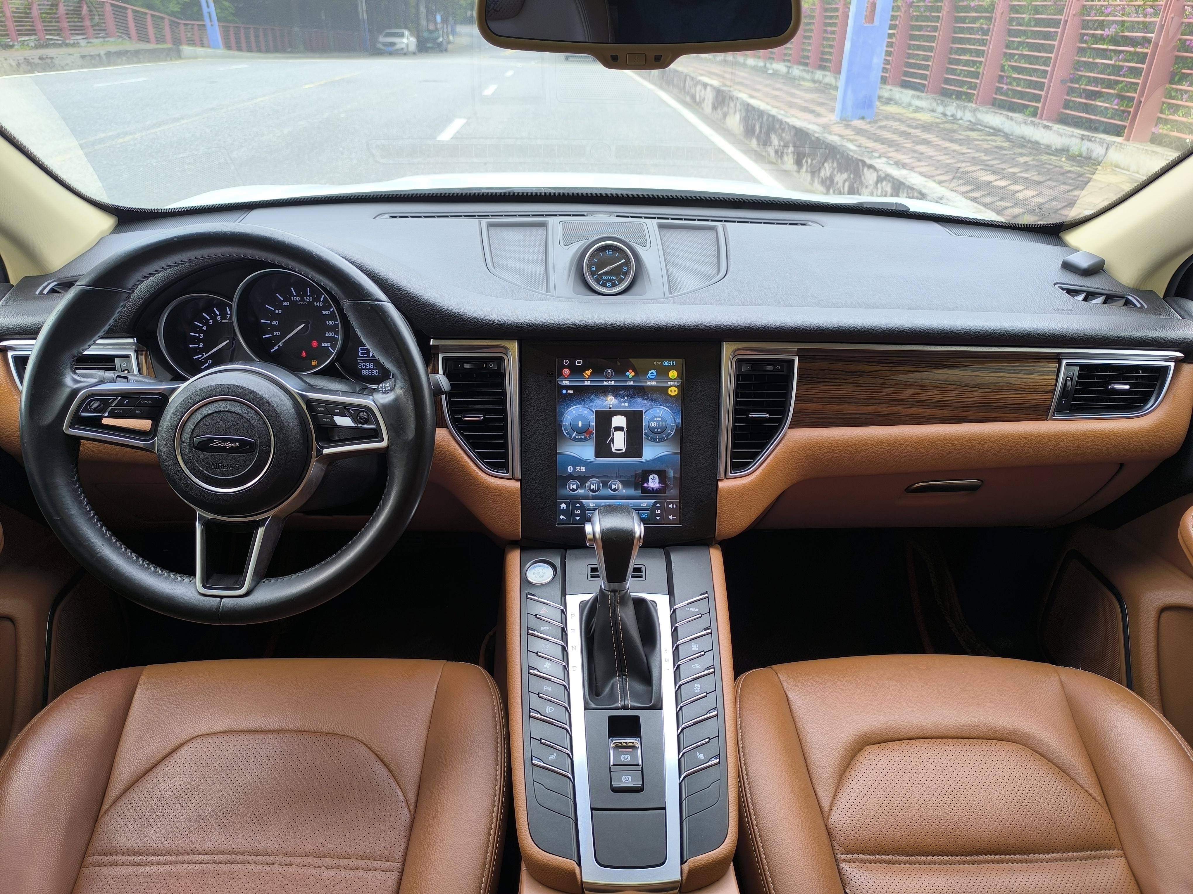 Zotye SR9 2017 thumb 11