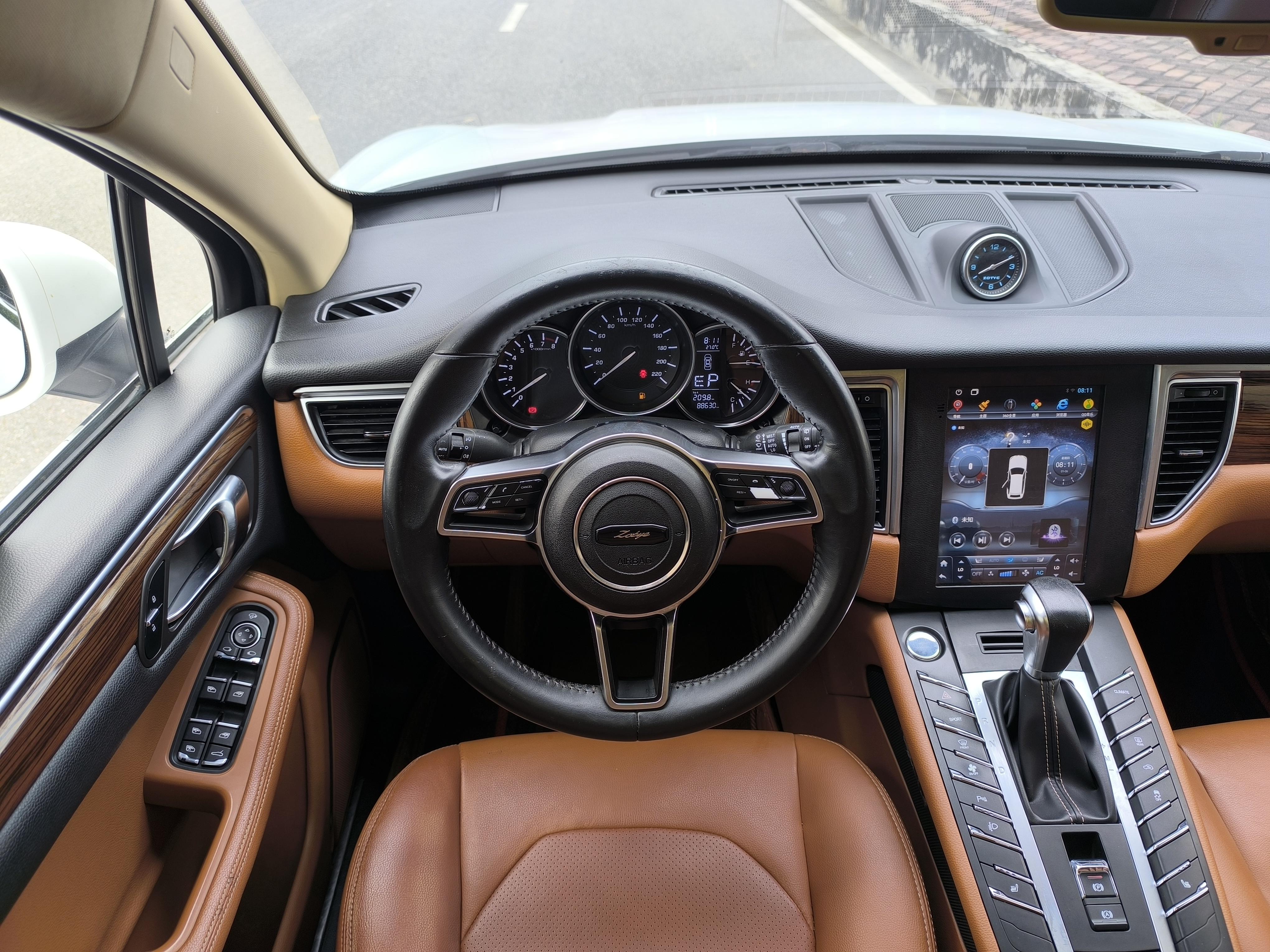 Zotye SR9 2017 thumb 12