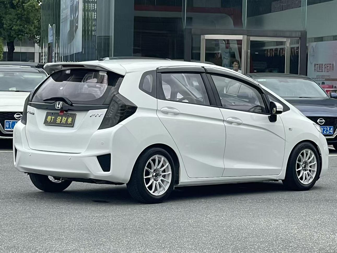 Honda Fit Shuttle 2016 thumb 4