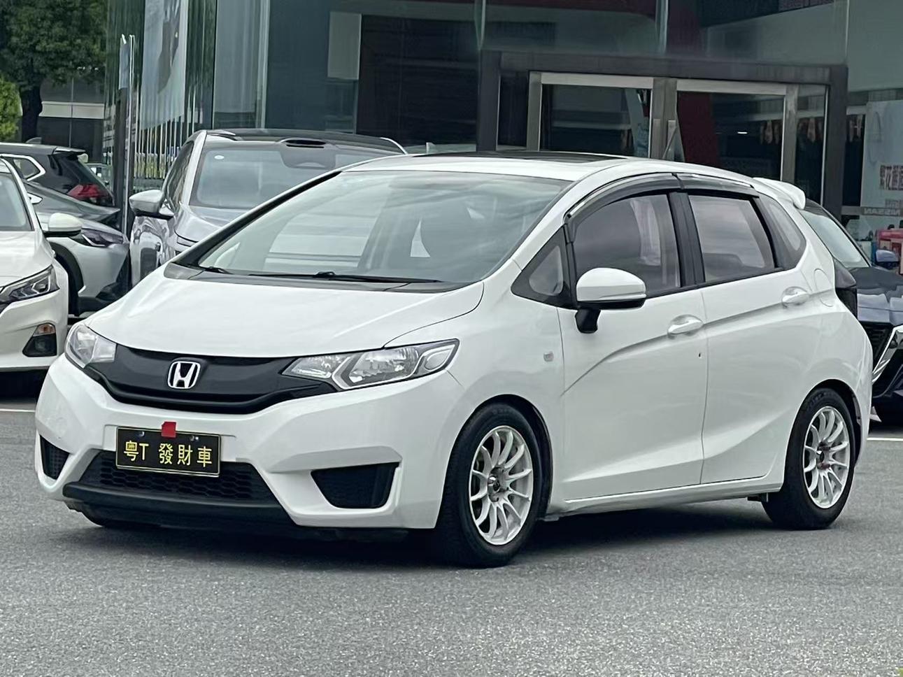 Honda Fit Shuttle 2016 thumb 8