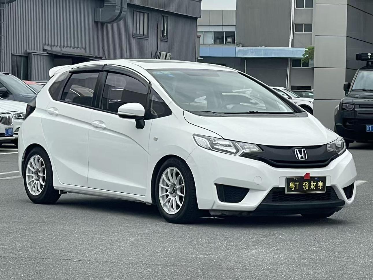 Honda Fit Shuttle 2016 thumb 10