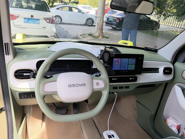 Geely Galaxy Xiong Mao 2025 thumb 3