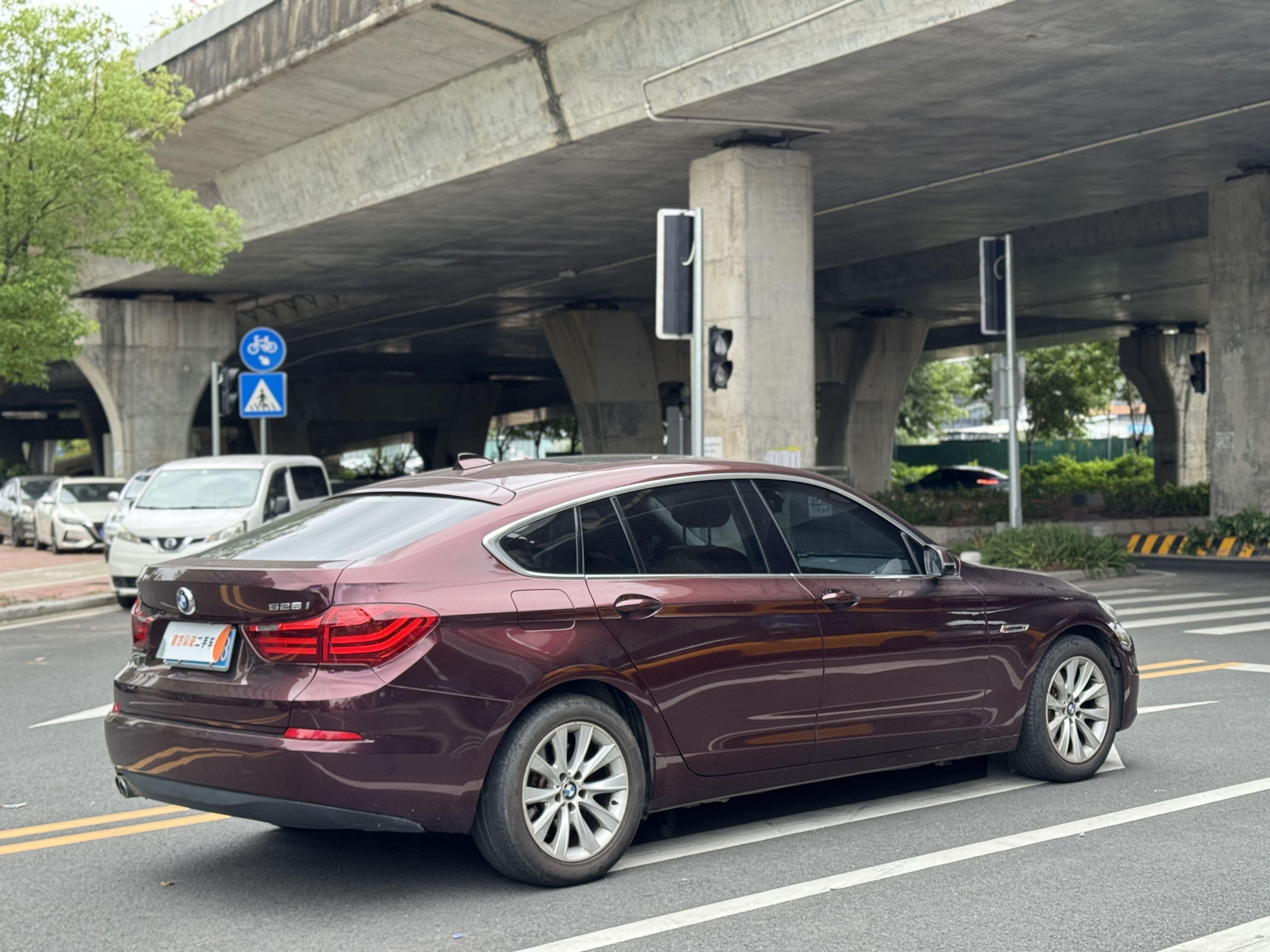 BMW 5 серии 2015 thumb 4