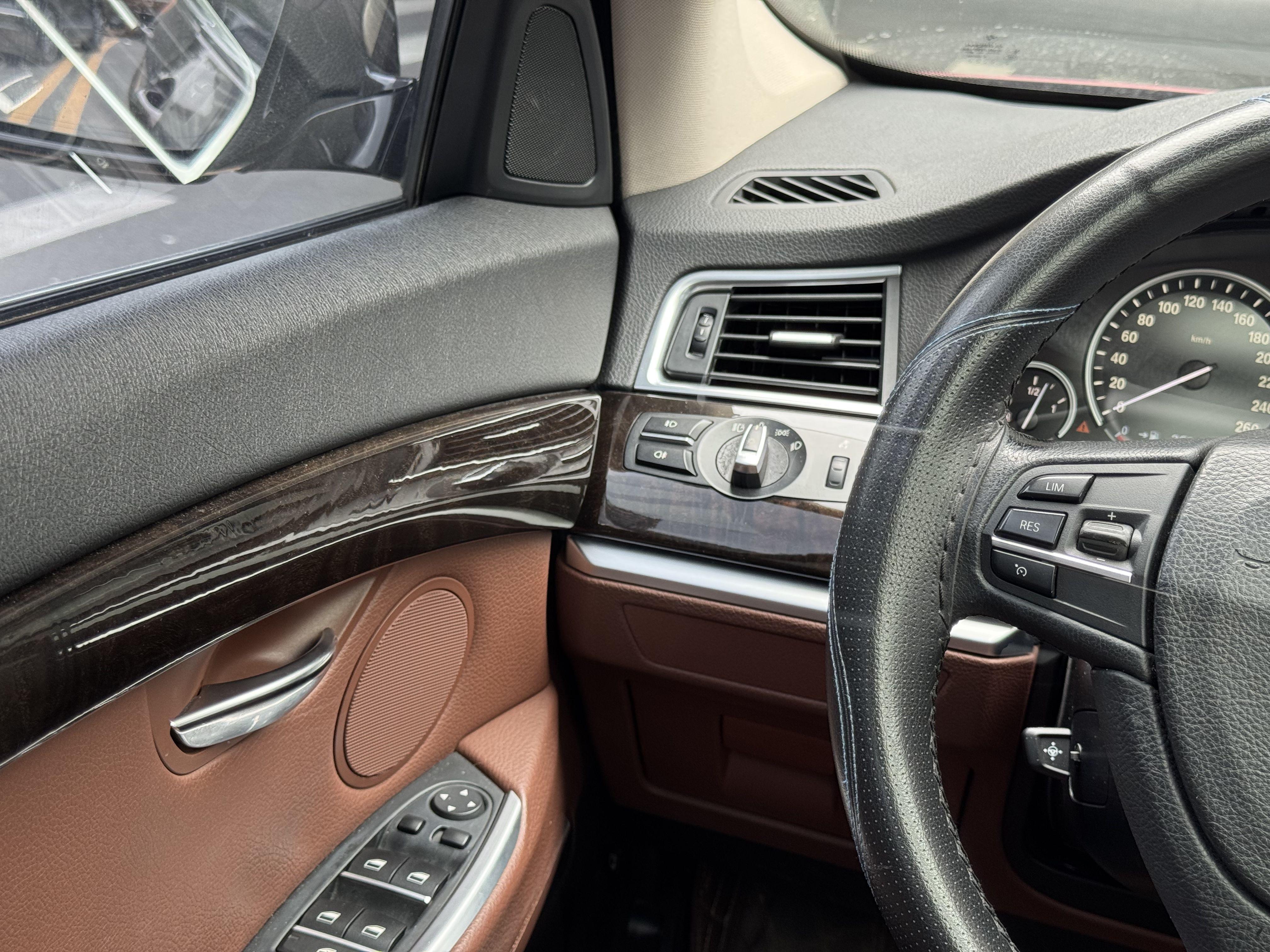 BMW 5 серии 2015 thumb 8