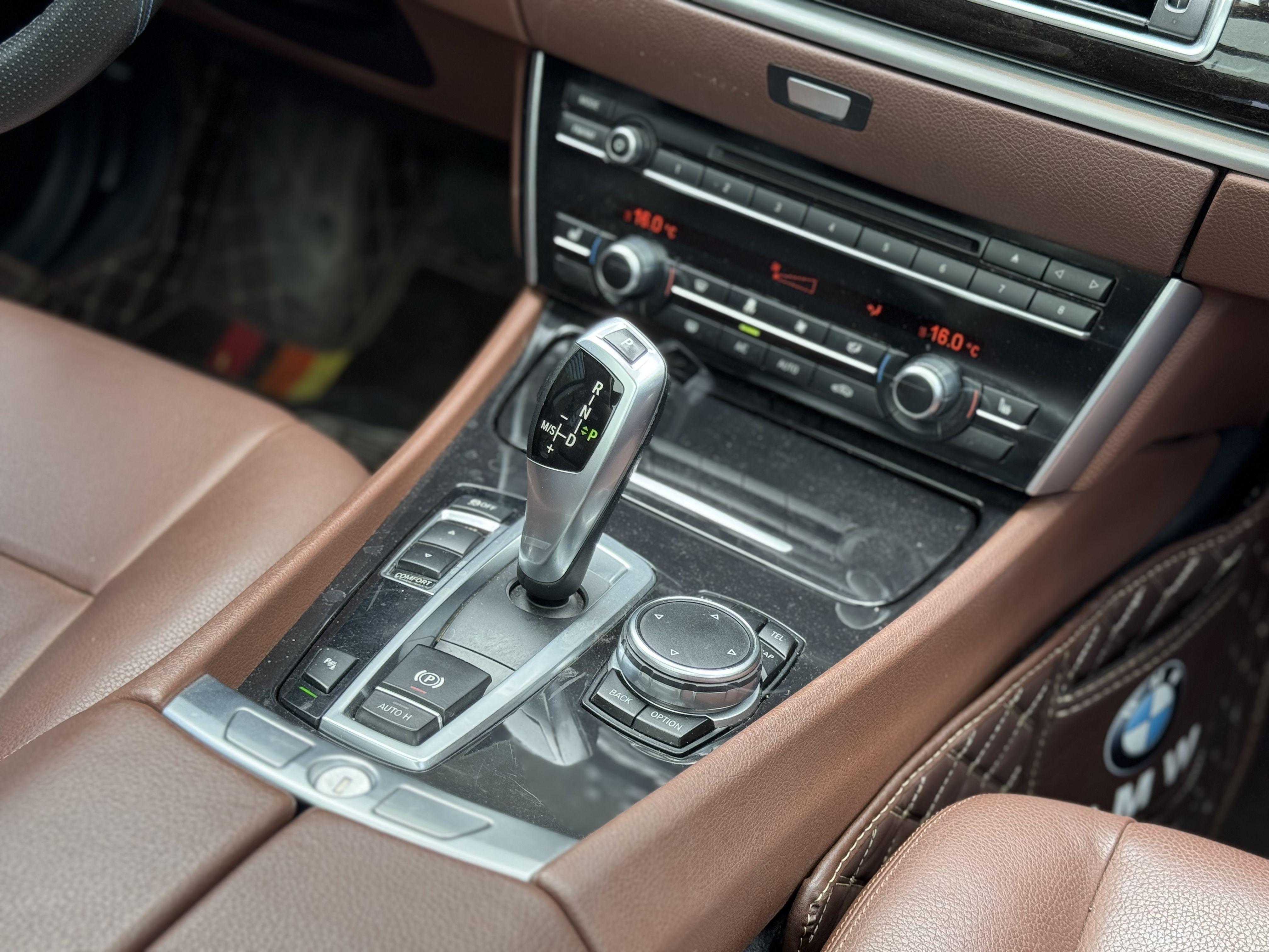 BMW 5 серии 2015 thumb 11