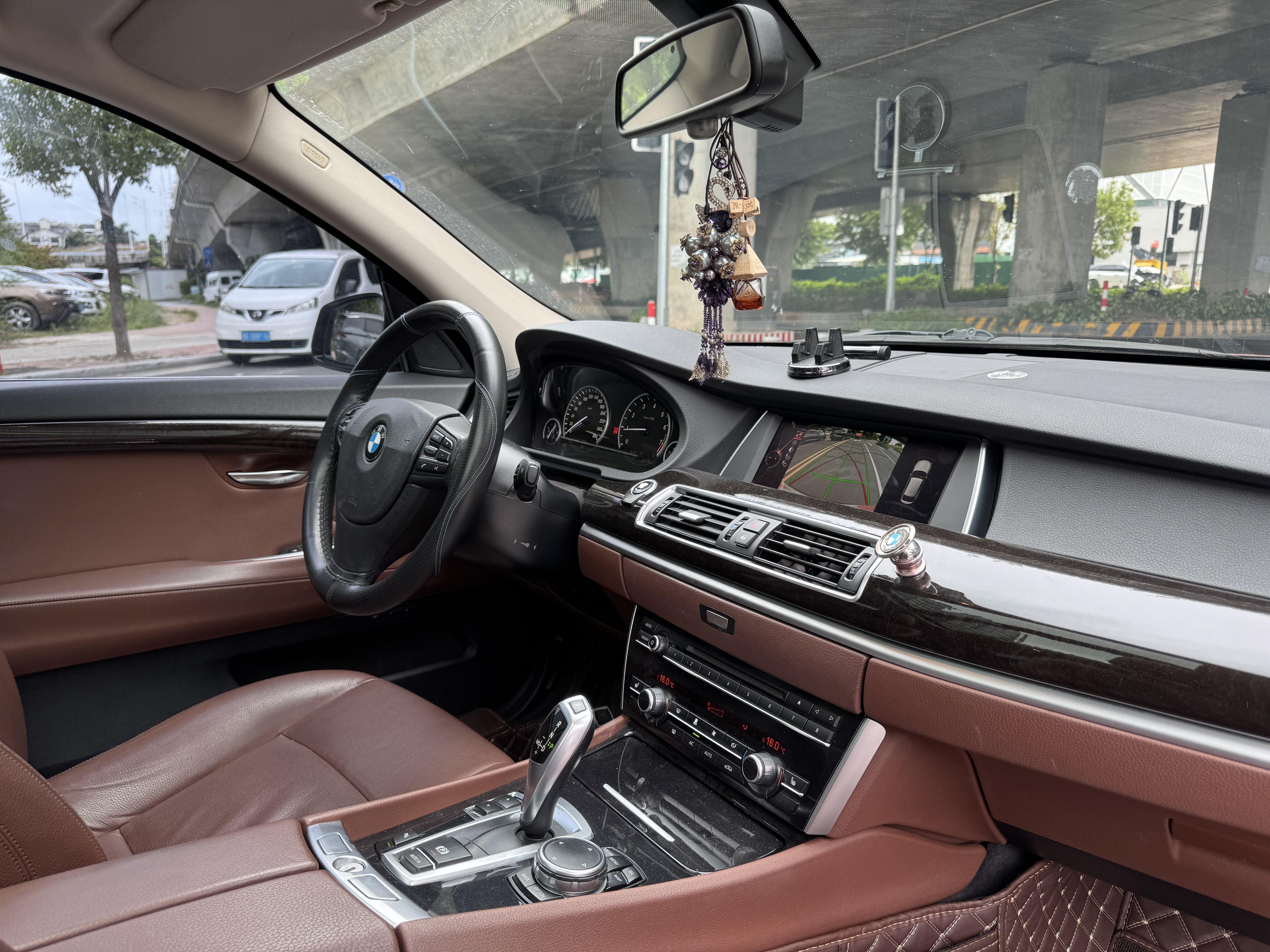 BMW 5 серии 2015 thumb 12