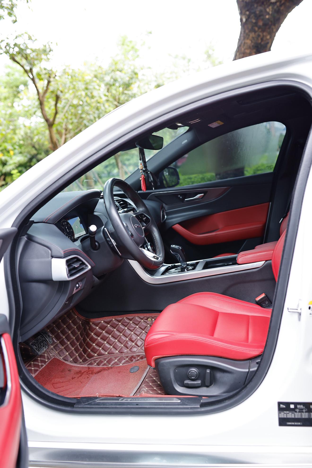 Jaguar XEL 2022 thumb 6