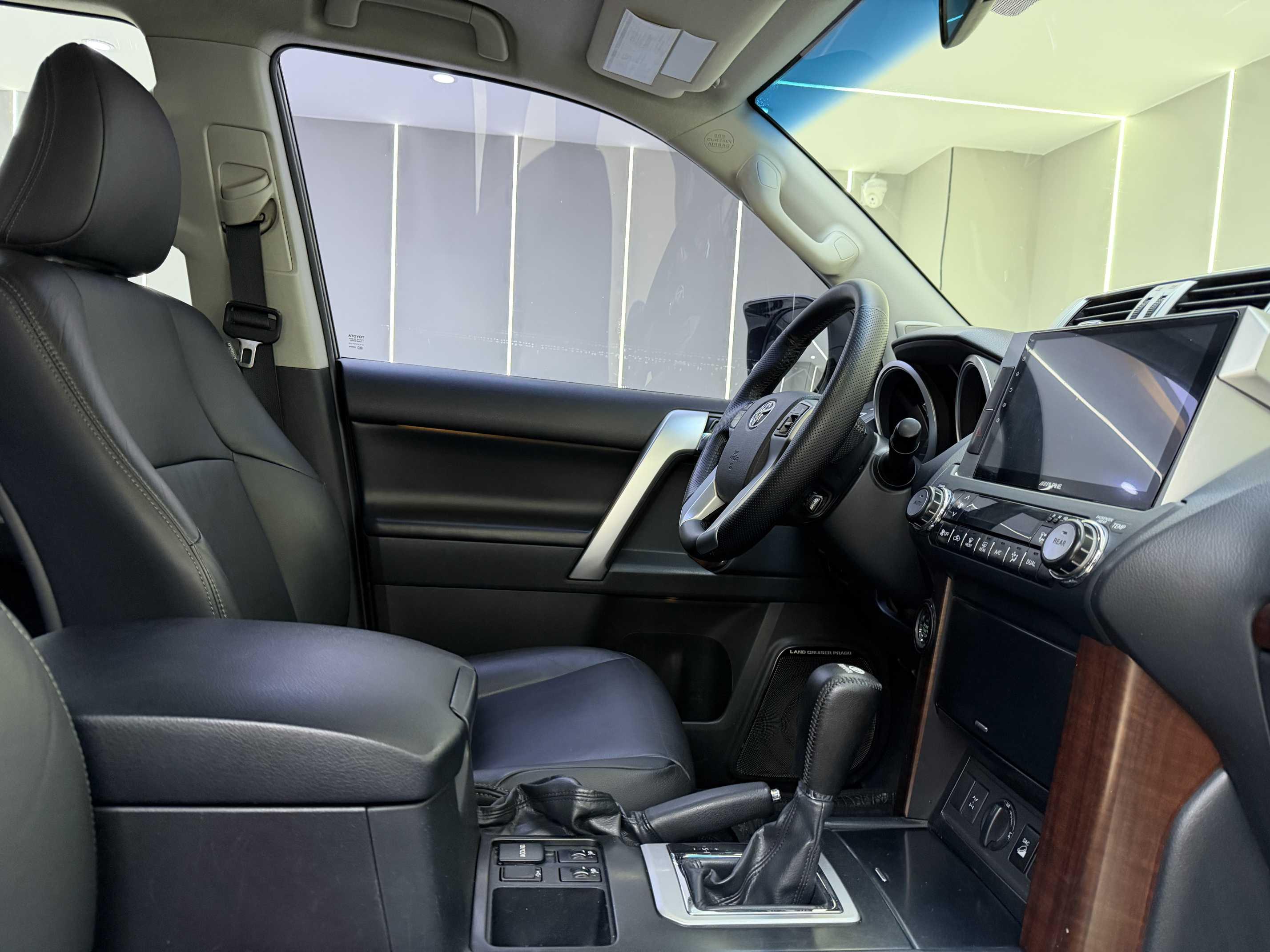 Toyota Land Cruiser Prado 2016 thumb 6