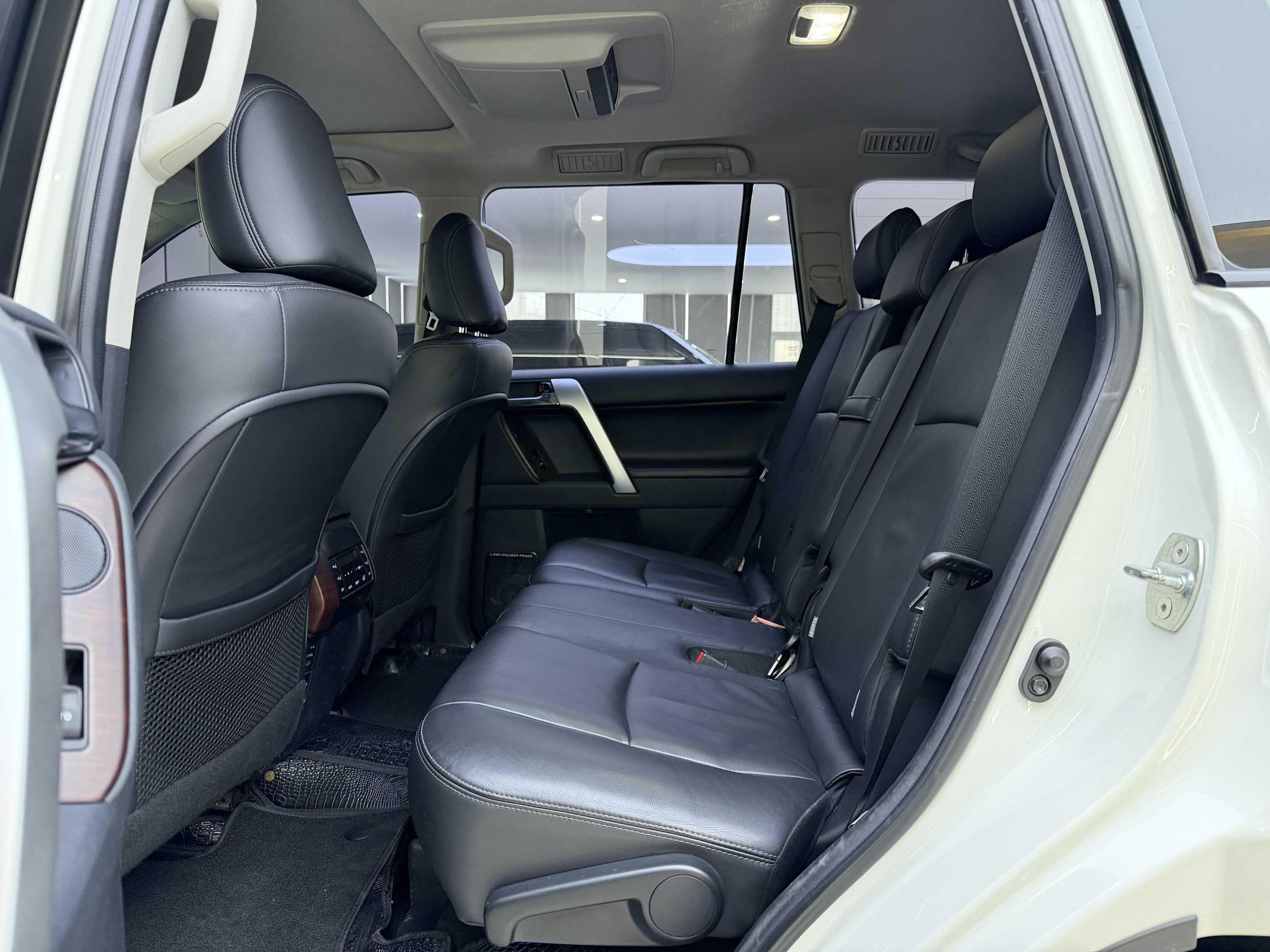 Toyota Land Cruiser Prado 2016 thumb 7