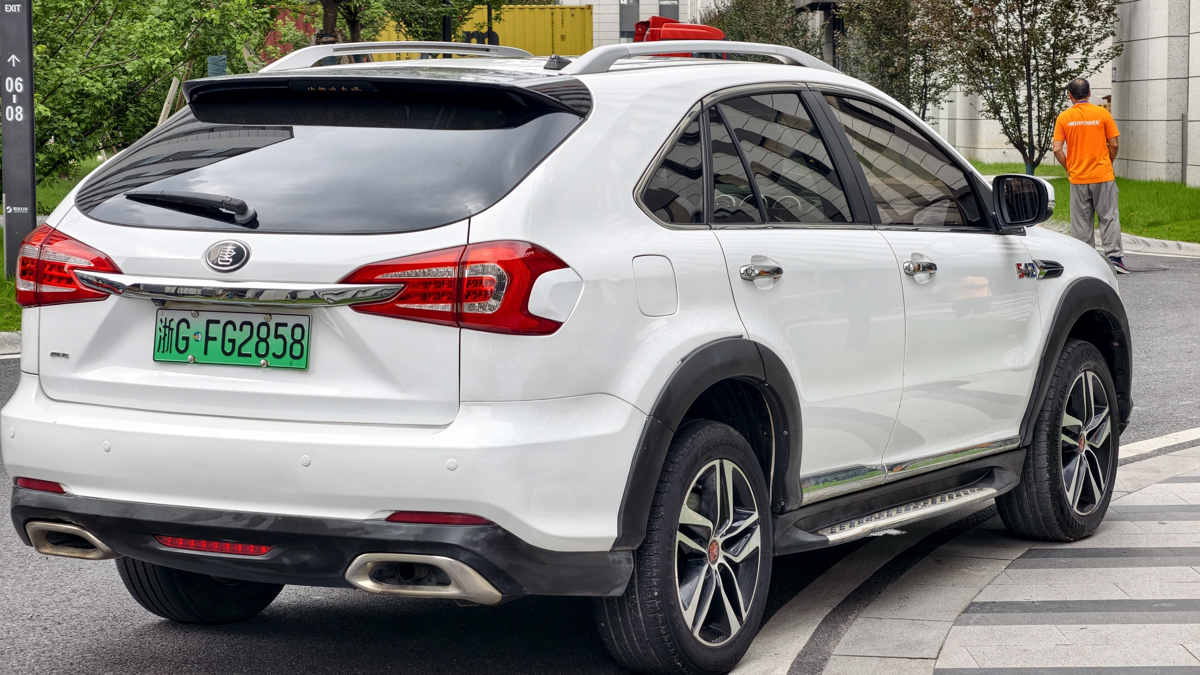 BYD Tang 2015 thumb 4