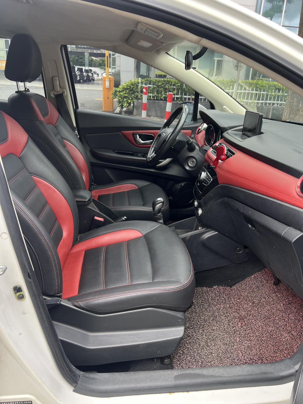 Haval H1 2016 thumb 8