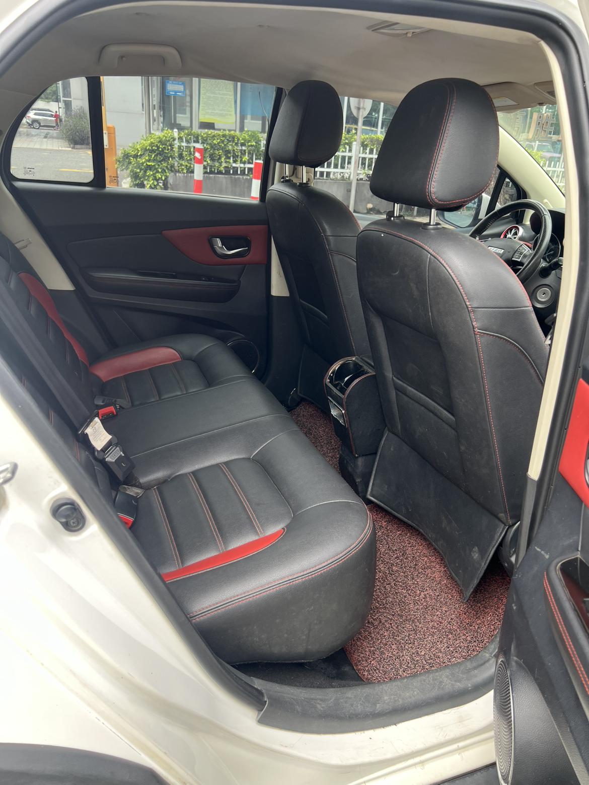 Haval H1 2016 thumb 10