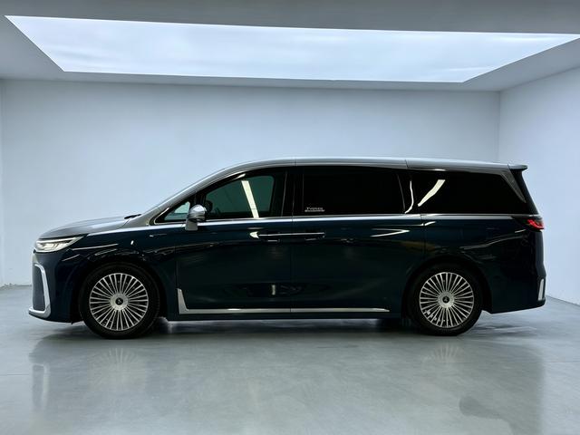 Voyah PHEV 2025 thumb 2