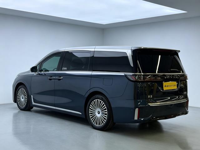 Voyah PHEV 2025 thumb 3