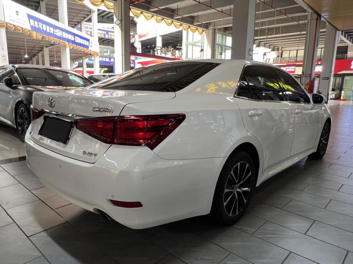 Toyota Crown 2018 thumb 2