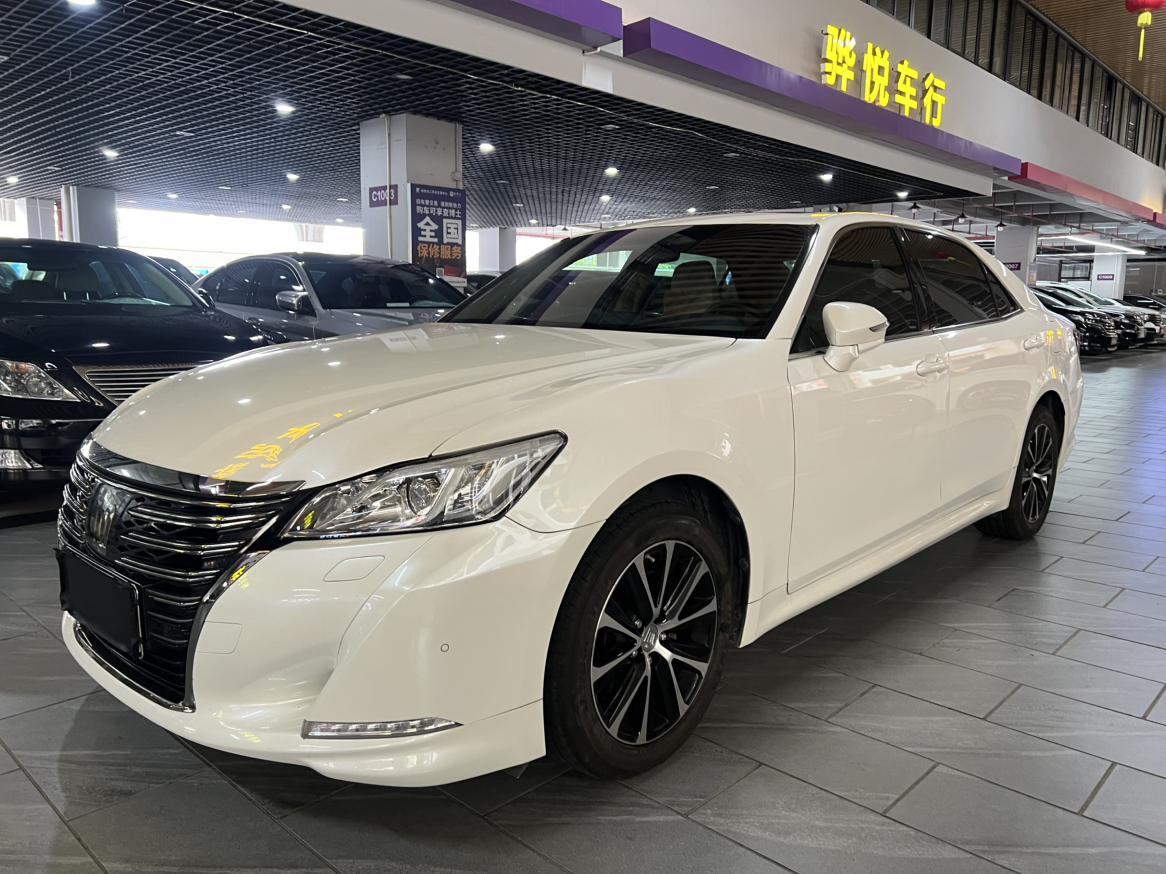 Toyota Crown 2018 thumb 10