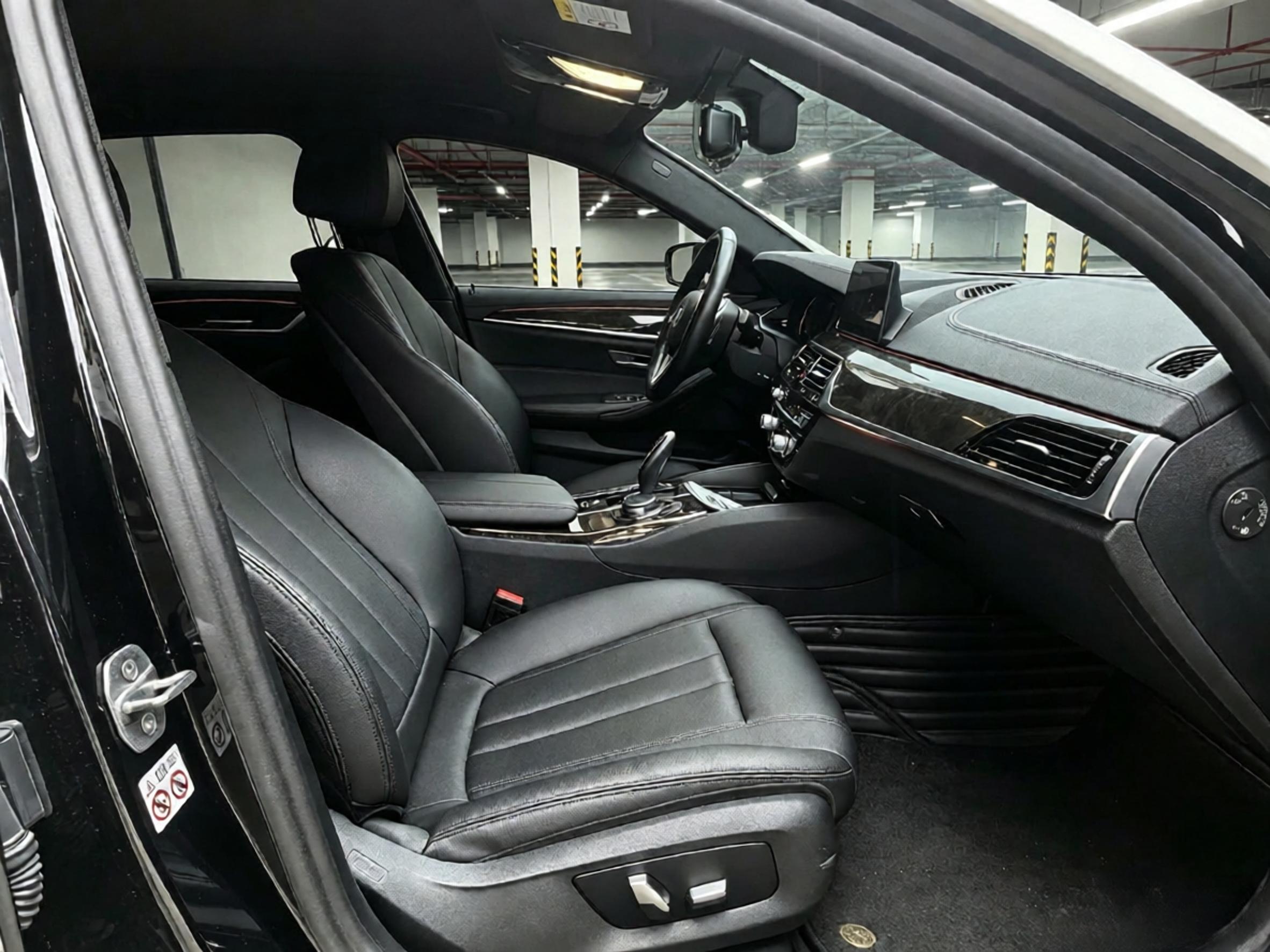 BMW 5 серии 2018 thumb 8
