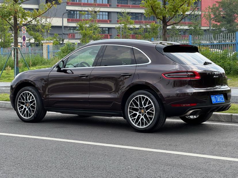 Porsche Macan 2014 thumb 2