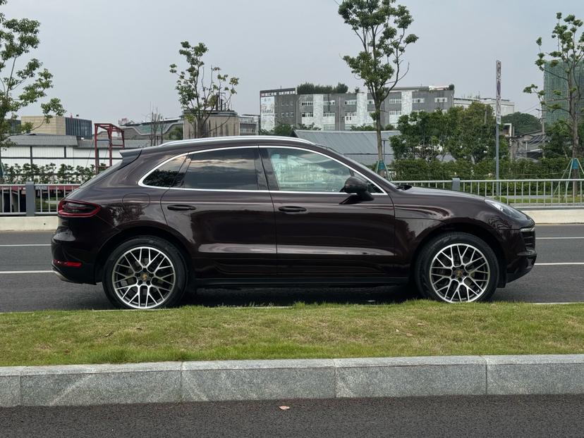 Porsche Macan 2014 thumb 4