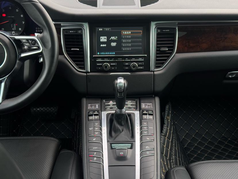 Porsche Macan 2014 thumb 5