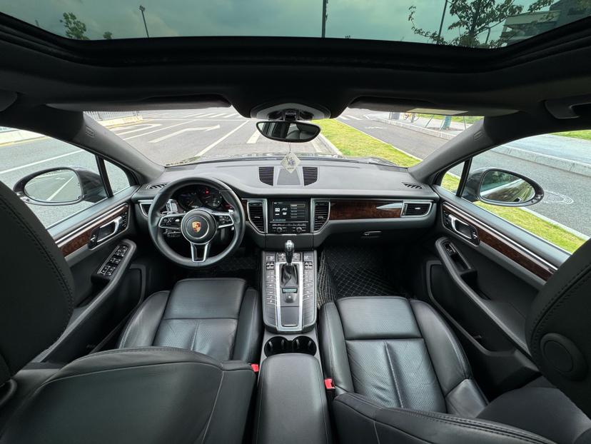 Porsche Macan 2014 thumb 6