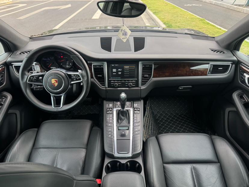 Porsche Macan 2014 thumb 10