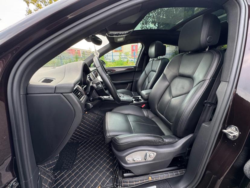 Porsche Macan 2014 thumb 11