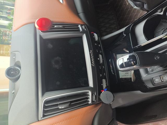 Maserati Levante 2019 thumb 6