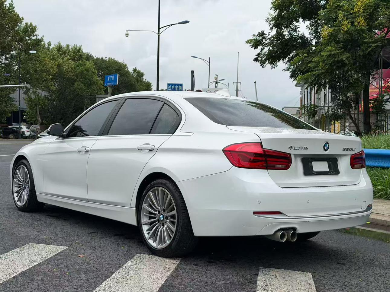 BMW 3 серии 2019 thumb 2