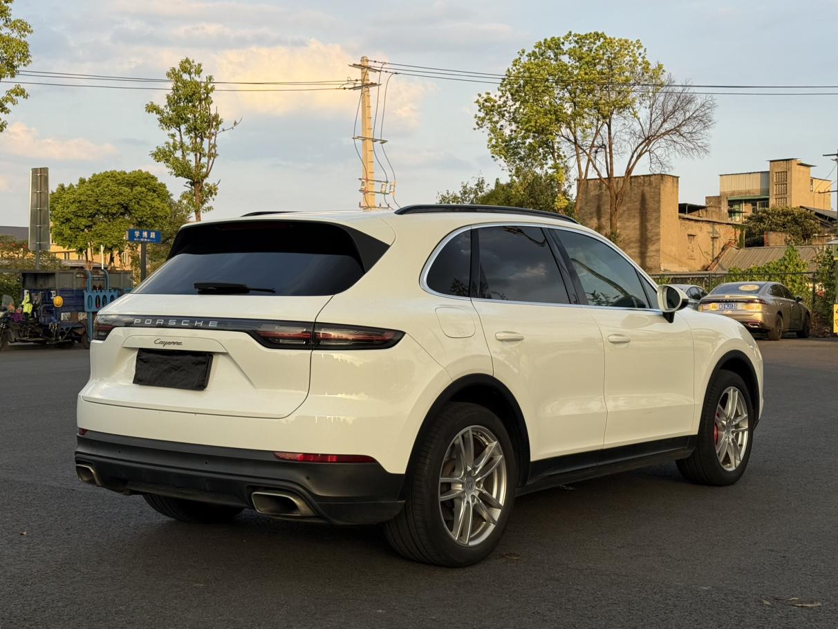 Porsche Cayenne 2018 thumb 5
