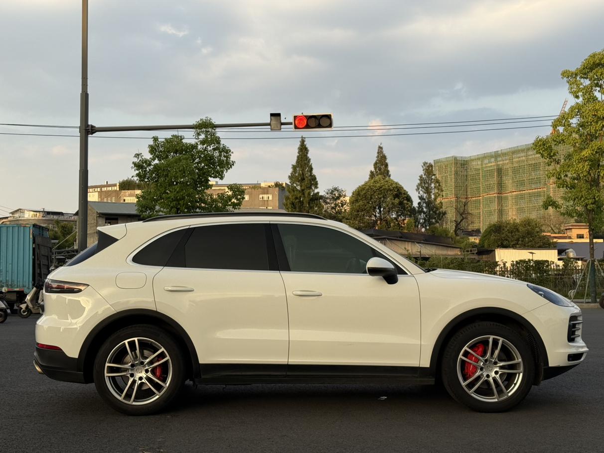 Porsche Cayenne 2018 thumb 6