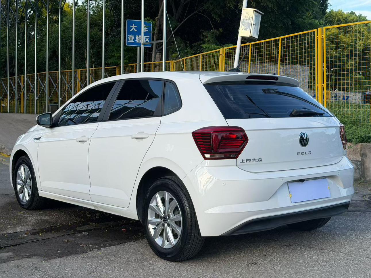 Volkswagen Polo 2021 thumb 2