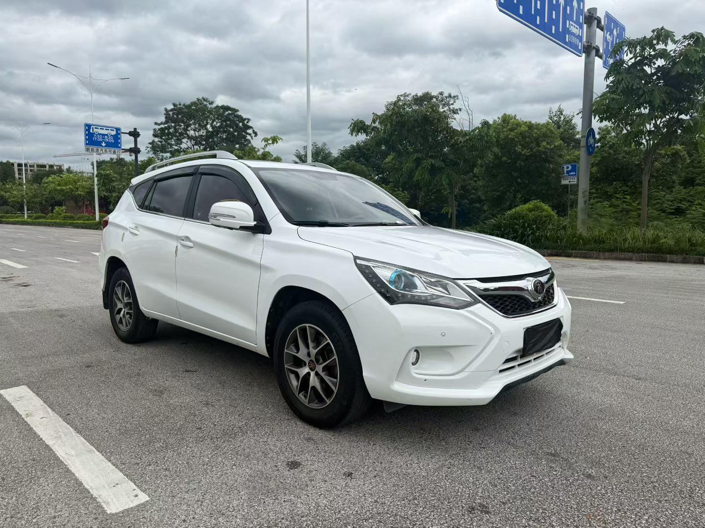 BYD Song 2017 thumb 10