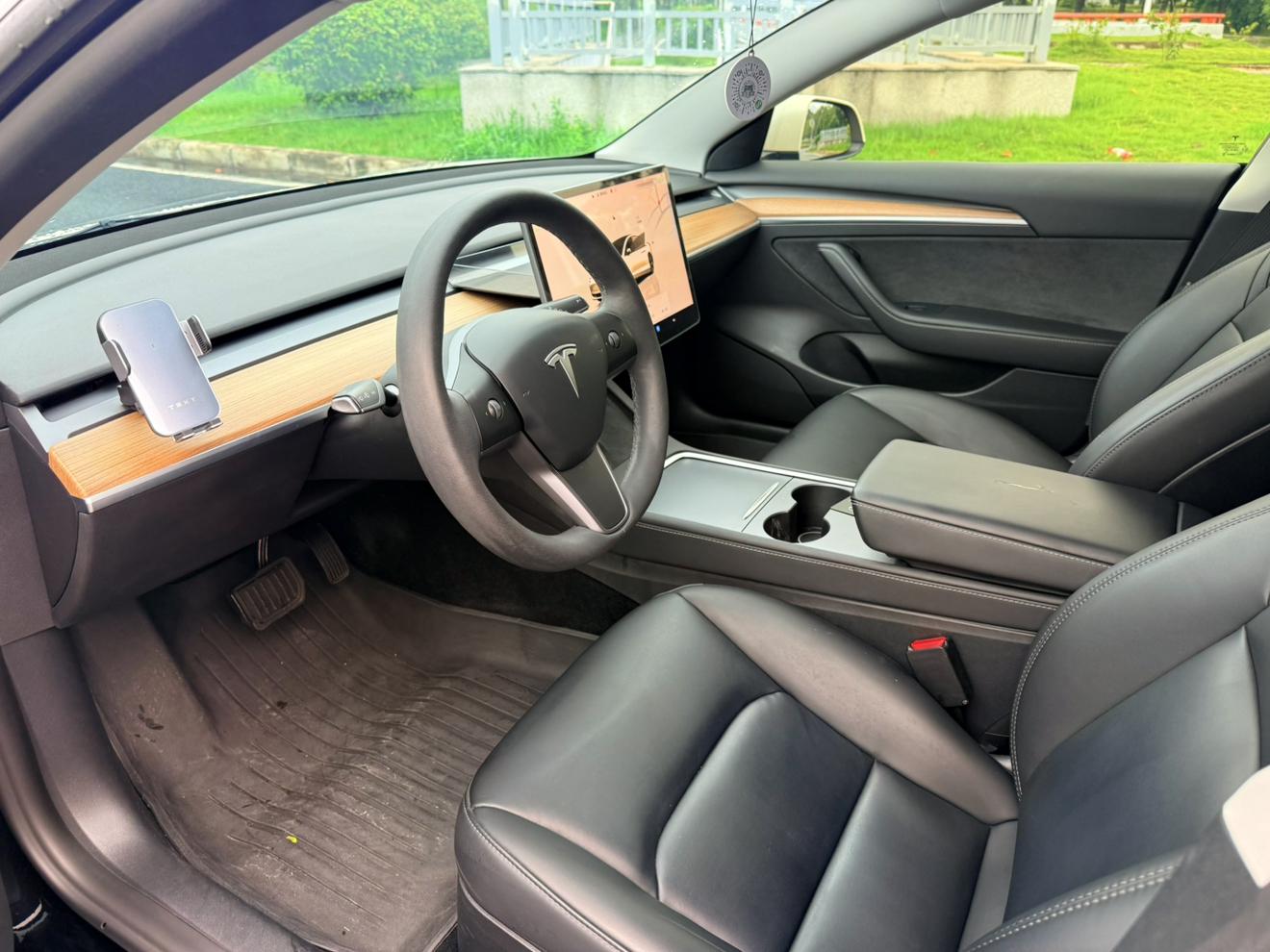 Tesla Model 3 2022 thumb 6